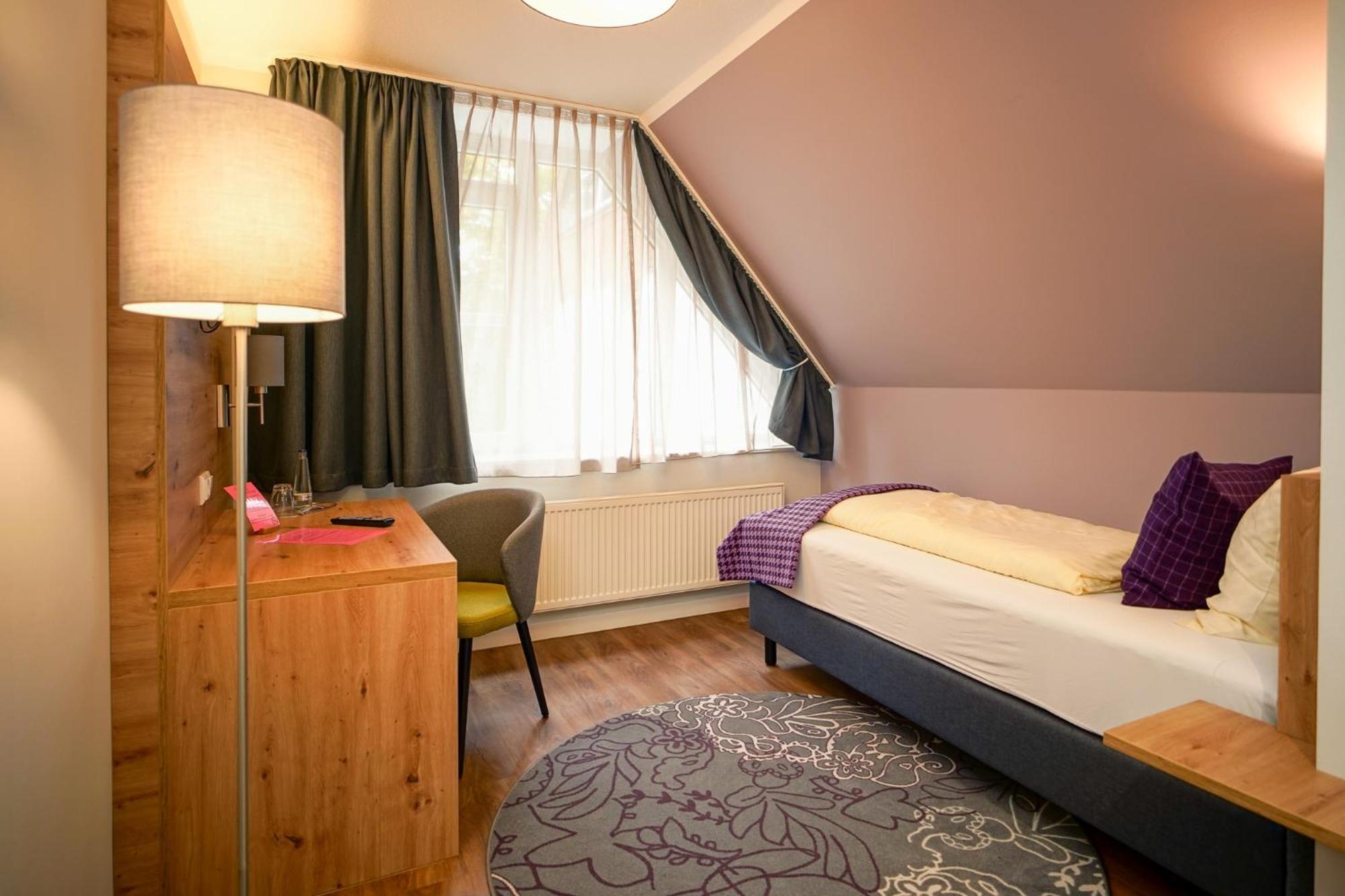 בילפלד Hotel Lindenhof מראה חיצוני תמונה