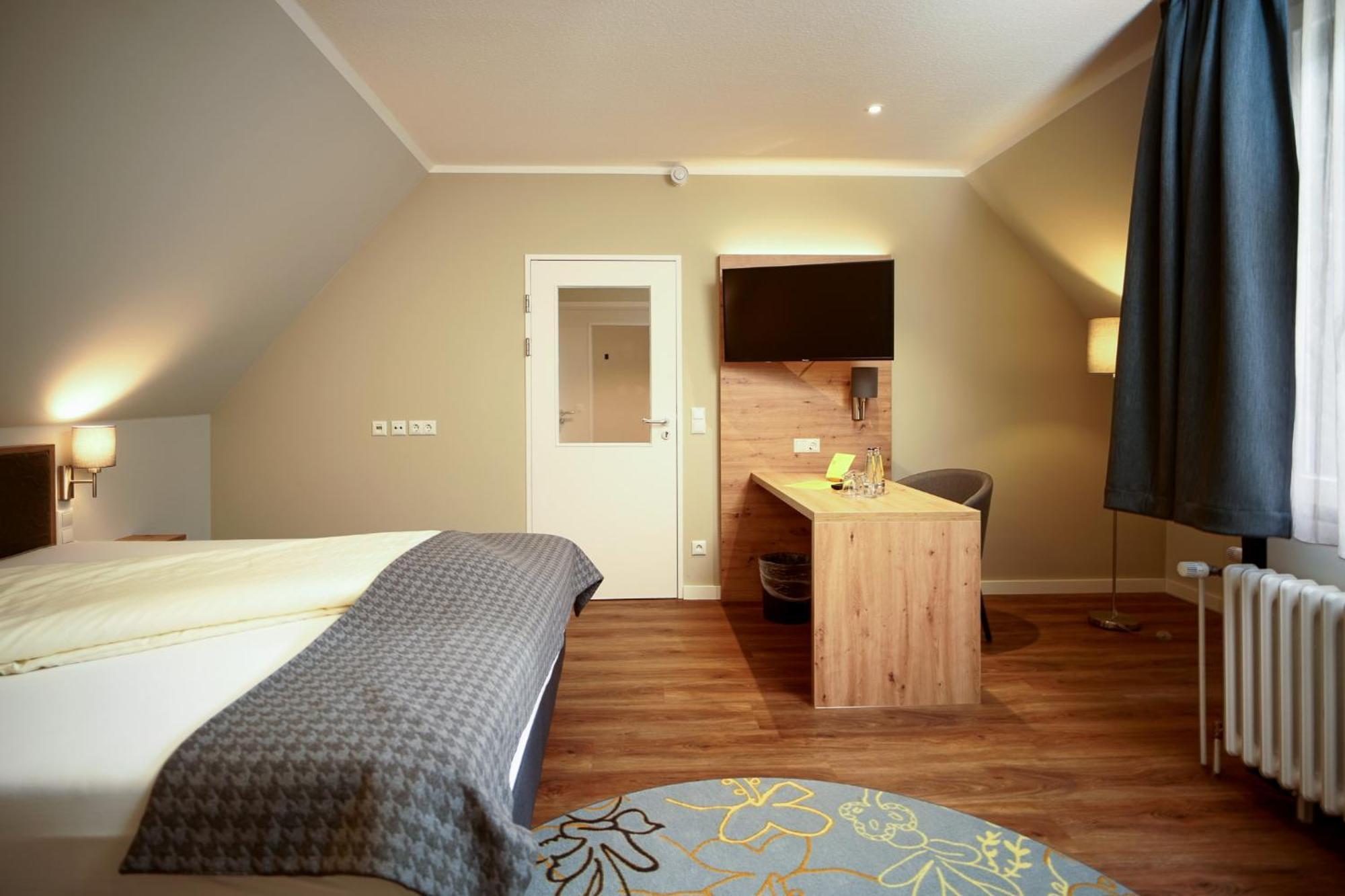 בילפלד Hotel Lindenhof מראה חיצוני תמונה