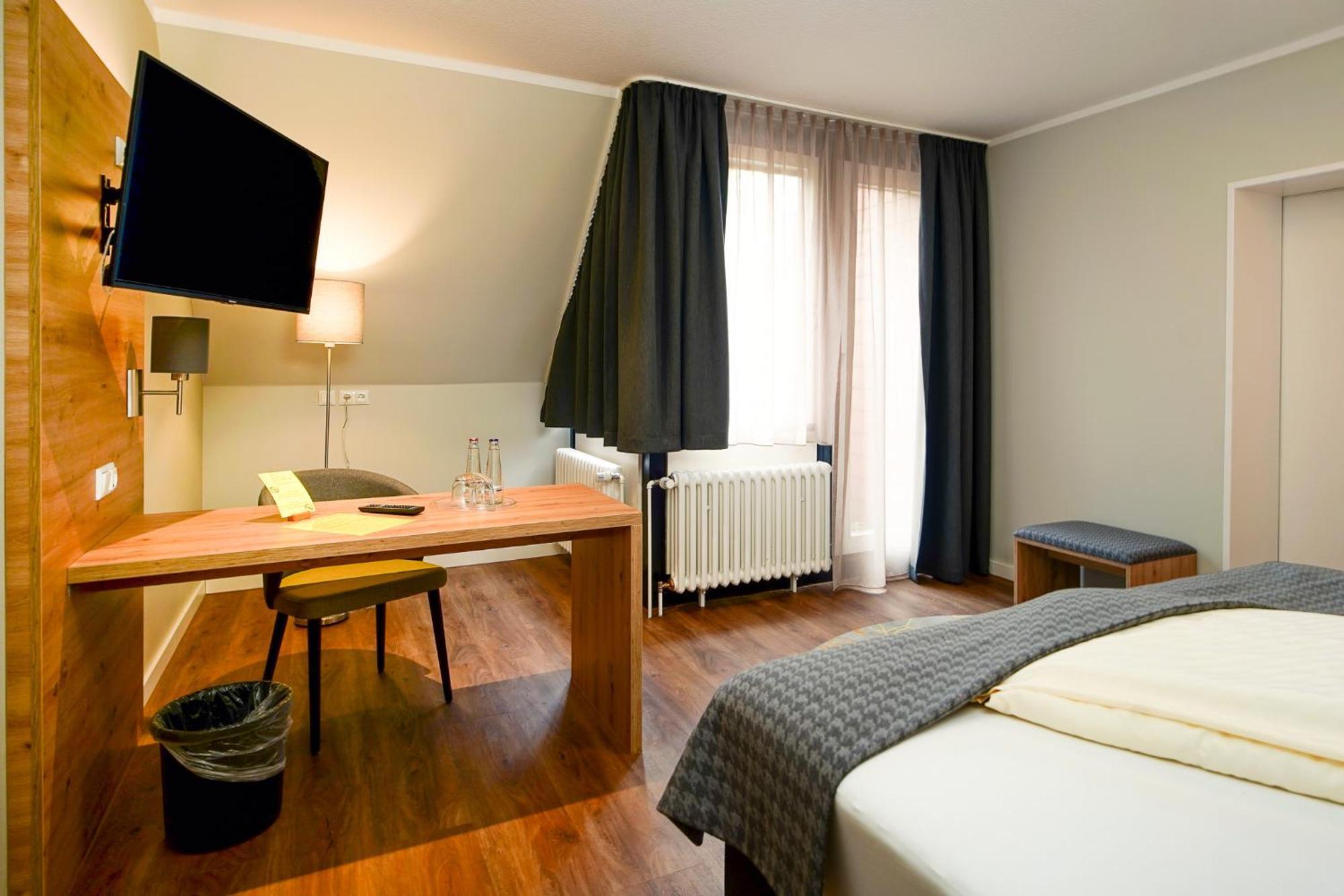 בילפלד Hotel Lindenhof מראה חיצוני תמונה